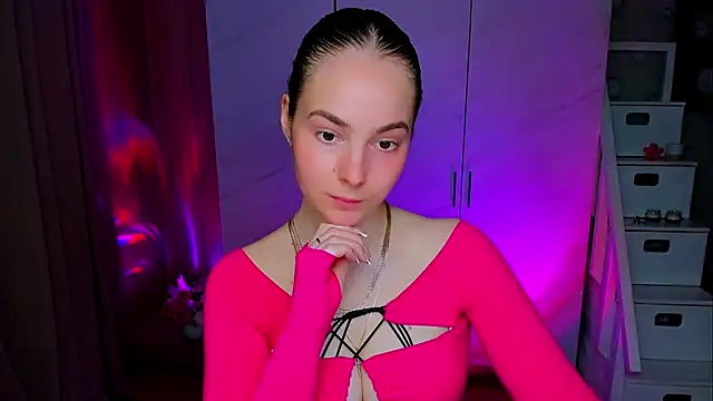 Maddy Wood  online show from 11, 5, 2026