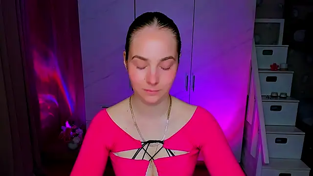 Maddy Wood  online show from 11, 5, 2026