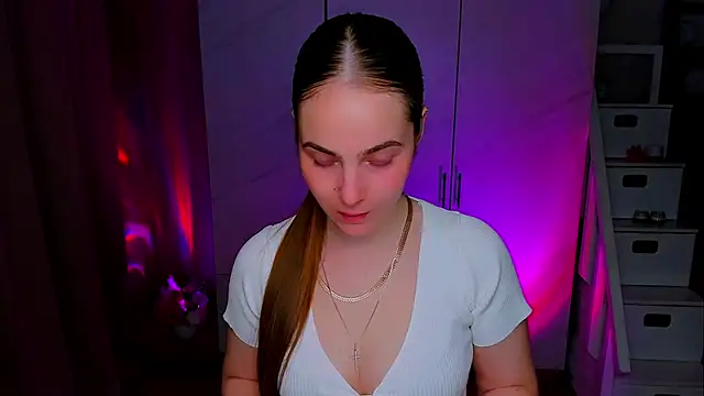 Maddy Wood  online show from 15, 5, 2026