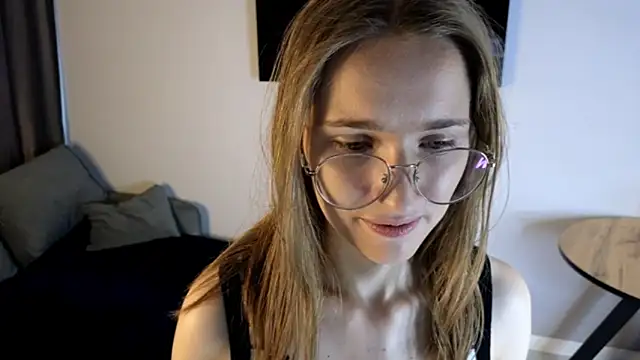 AshleyyJones online show from 28, 6, 2026
