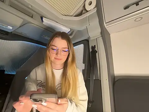 Snapshot of melanieTesss chatting on 21, 2, 2026 melanieTesss online show from 21, 2, 2026