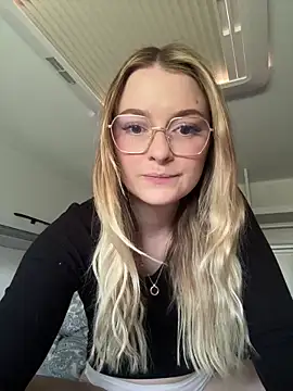 melanieTesss online show from 10, 5, 2026