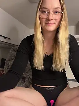 melanieTesss online show from 11, 5, 2026