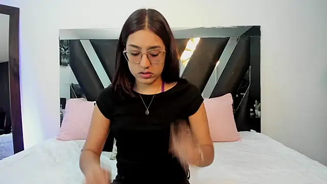 Mia Iron online show from 19, 5, 2026
