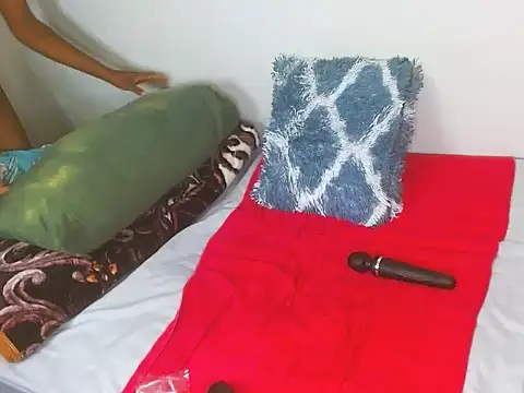 Snapshot of ChocoSlenderXXX chatting on 5, 4, 2026 ChocoSlenderXXX online show from 5, 4, 2026