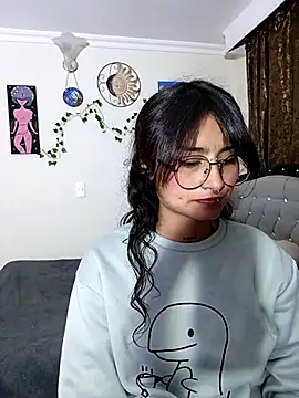 Lili  Clan online show from 7, 5, 2026