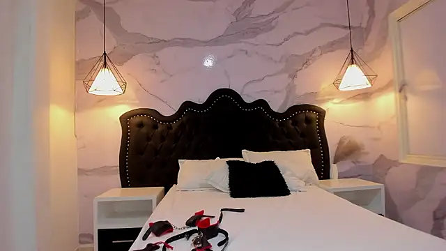 Snapshot of hillary_bigbutt chatting on 7, 3, 2026 hillary bigbutt online show from 7, 3, 2026