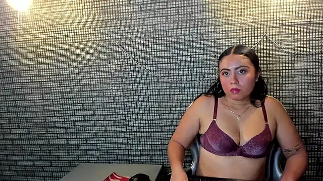 Snapshot of hillary_bigbutt chatting on 29, 3, 2026 hillary bigbutt online show from 29, 3, 2026