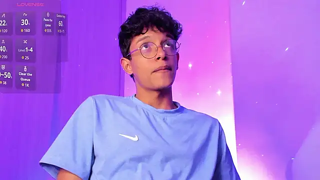 Snapshot of Maxfrost1 chatting on 13, 3, 2026 Maxfrost1 online show from 13, 3, 2026