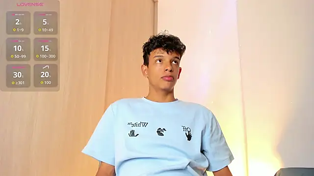 Snapshot of Maxfrost1 chatting on 21, 3, 2026 Maxfrost1 online show from 21, 3, 2026