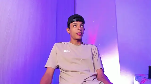 Snapshot of Maxfrost1 chatting on 26, 3, 2026 Maxfrost1 online show from 26, 3, 2026