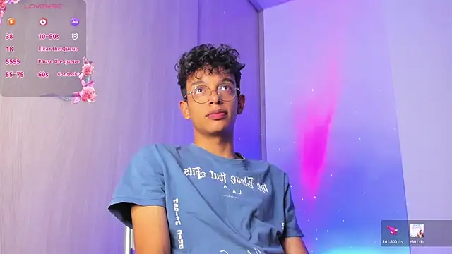 Snapshot of Maxfrost1 chatting on 3, 4, 2026 Maxfrost1 online show from 3, 4, 2026