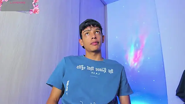 Snapshot of Maxfrost1 chatting on 15, 4, 2026 Maxfrost1 online show from 15, 4, 2026