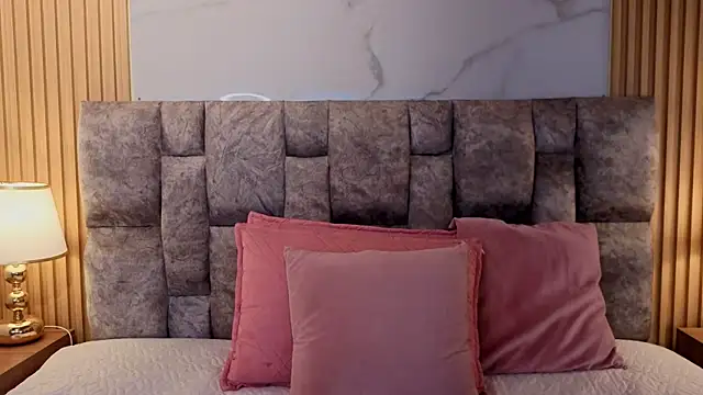 lady dark  online show from 9, 3, 2026