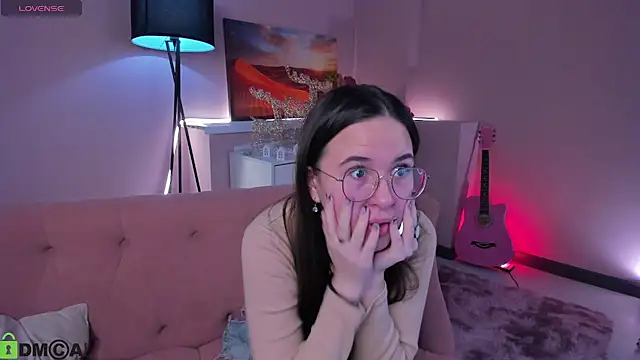 Snapshot of leylamirage chatting on 1, 3, 2026 leylamirage online show from 1, 3, 2026