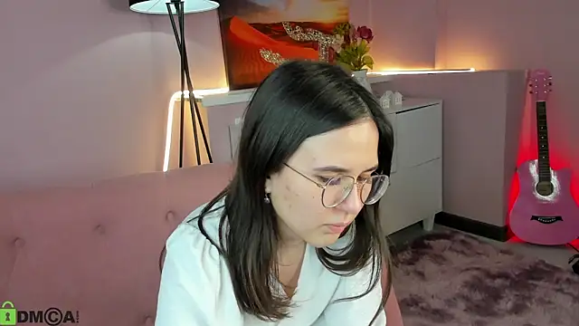 Snapshot of leylamirage chatting on 13, 3, 2026 leylamirage online show from 13, 3, 2026