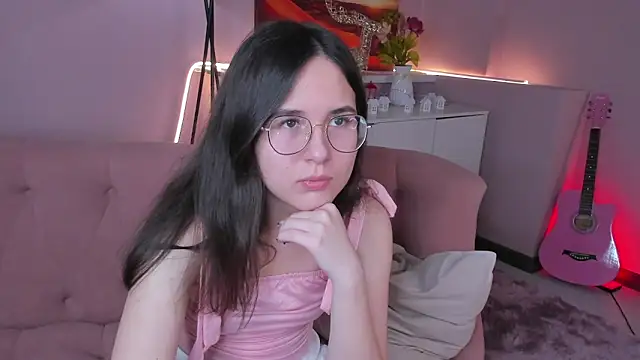 Snapshot of leylamirage chatting on 14, 3, 2026 leylamirage online show from 14, 3, 2026