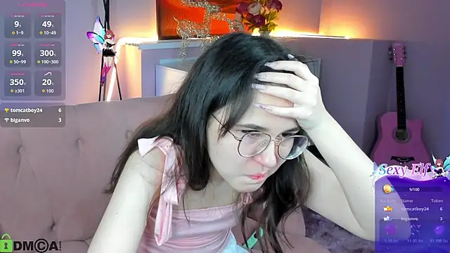 Snapshot of leylamirage chatting on 2, 4, 2026 leylamirage online show from 2, 4, 2026