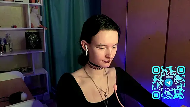 MabelDefina online show from 28, 3, 2026