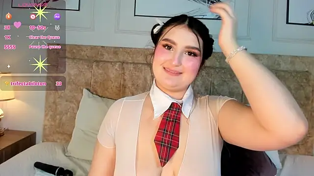 Snapshot of zoe_moon__ chatting on 1, 4, 2026 zoe moon online show from 1, 4, 2026