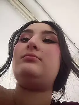 zoe moon   online show from 2, 5, 2026