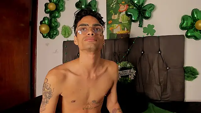 Snapshot of Gay_Red_Room chatting on 28, 3, 2026 Gay Red Room online show from 28, 3, 2026