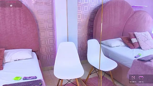 Snapshot of Khloe_Moon chatting on 28, 3, 2026 Khloe Moon online show from 28, 3, 2026