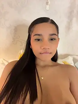 Snapshot of AlessiaVallmont chatting on 30, 4, 2026 AlessiaVallmont online show from 30, 4, 2026