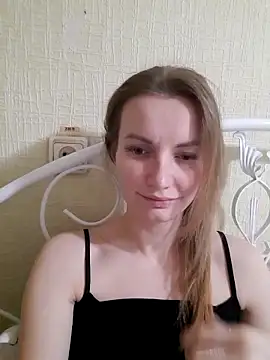 Snapshot of LunaLovess chatting on 25, 2, 2026 LunaLovess online show from 25, 2, 2026