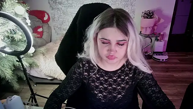 Snapshot of SlankyMic chatting on 25, 2, 2026 SlankyMic online show from 25, 2, 2026