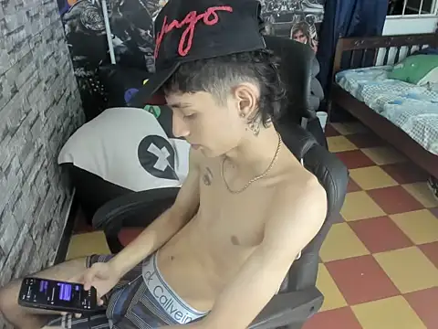 Snapshot of wex_077 chatting on 6, 4, 2026 wex 077 online show from 6, 4, 2026