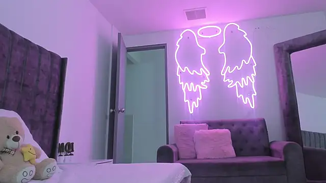 Snapshot of Evelin__thompsson chatting on 17, 2, 2026 Evelin thompsson online show from 17, 2, 2026