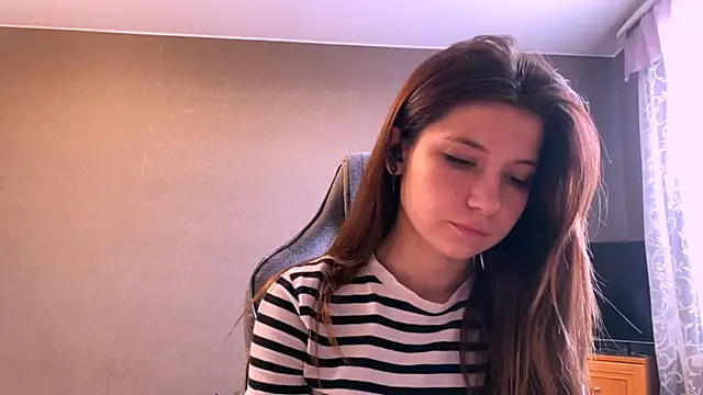 Snapshot of LunnaBliss chatting on 4, 4, 2026 LunnaBliss online show from 4, 4, 2026