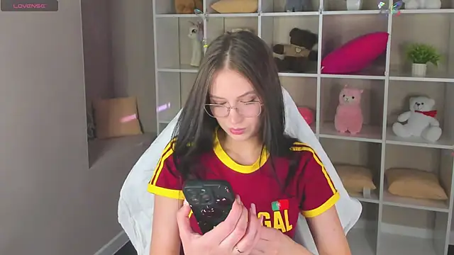 Snapshot of Miaa_Hill chatting on 14, 4, 2026 Miaa Hill online show from 14, 4, 2026