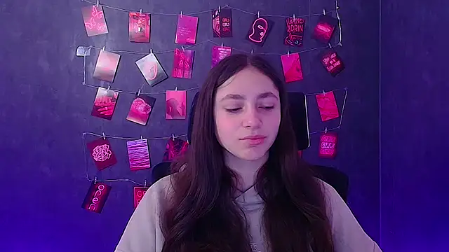 KissMeJulia online show from 18, 3, 2026