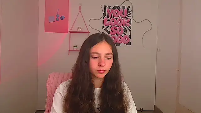 KissMeJulia online show from 9, 5, 2026