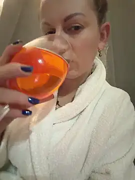 Frenchgirl45 online show from 28, 2, 2026