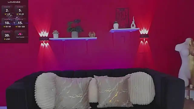 Luna velmont online show from 4, 4, 2026