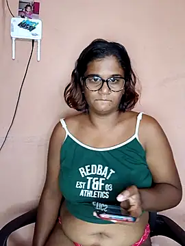 Snapshot of indianstrawberrylips4u chatting on 2, 4, 2026 indianstrawberrylips4u online show from 2, 4, 2026