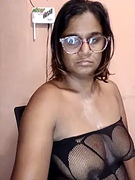 indianstrawberrylips4u online show from 30, 4, 2026
