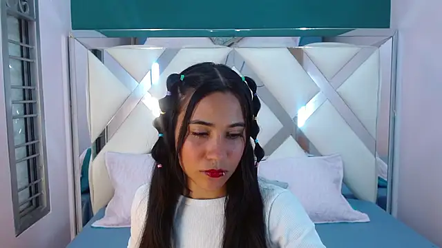 Snapshot of Kate_Hewson chatting on 25, 2, 2026 Kate Hewson online show from 25, 2, 2026