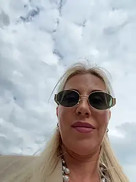 LisaMurr online show from 12, 5, 2026