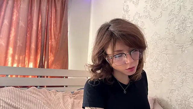 Snapshot of aera_elese chatting on 14, 4, 2026 aera elese online show from 14, 4, 2026