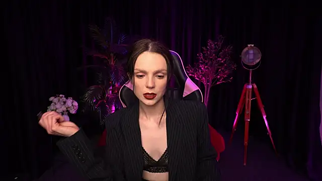 Snapshot of Wild_Alice_me chatting on 8, 4, 2026 Wild Alice me online show from 8, 4, 2026