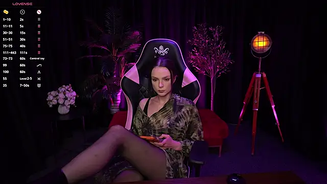Snapshot of Wild_Alice_me chatting on 28, 4, 2026 Wild Alice me online show from 28, 4, 2026