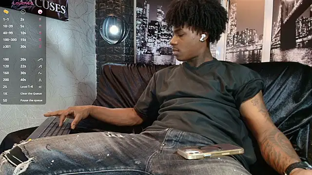 Snapshot of toower_ chatting on 27, 3, 2026 toower online show from 27, 3, 2026