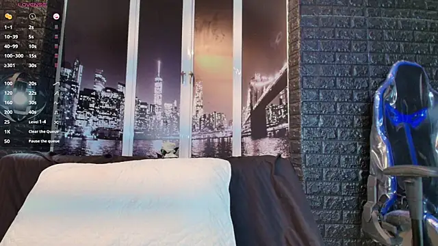 Snapshot of toower_ chatting on 7, 4, 2026 toower online show from 7, 4, 2026