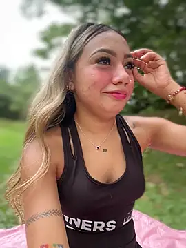 Dulce Sofi  online show from 24, 2, 2026