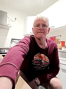 Snapshot of olivbisoumis chatting on 1, 3, 2026 olivbisoumis online show from 1, 3, 2026