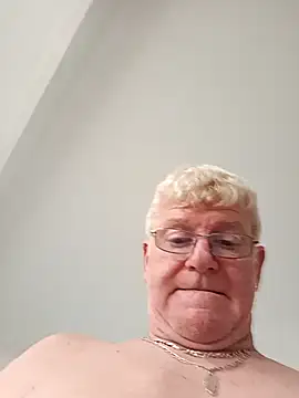 Snapshot of olivbisoumis chatting on 7, 3, 2026 olivbisoumis online show from 7, 3, 2026